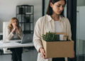Por qué los jóvenes cambian de trabajo con rapidez: el 41% renuncia antes del primer año