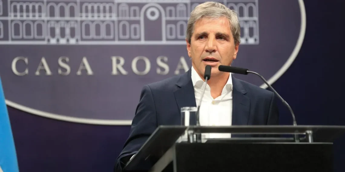 La recaudación mejoró en julio, pero el Gobierno enfrenta menos margen para recortar el gasto