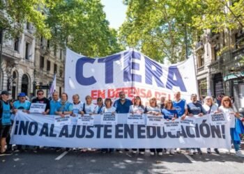 Docentes de Ciudad y Provincia se suman al paro y cuestionan la aplicabilidad de los controles gubernamentales
