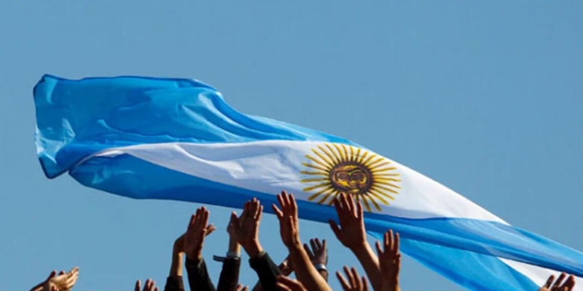 Más de la mitad de los argentinos percibe una mayor presencia de la soberanía nacional, pero cuestiona al Gobierno