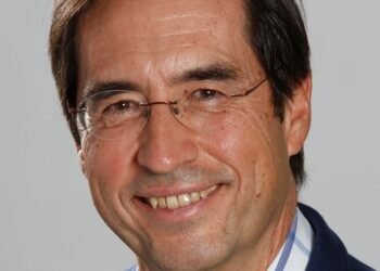 Mario Alonso Puig, médico: “El miedo casi nunca aparece donde no hay nada que valga la pena”