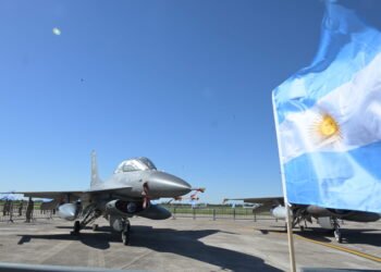 El Gobierno amplió el secreto militar sobre los F-16 y habilitó el envío de componentes al exterior