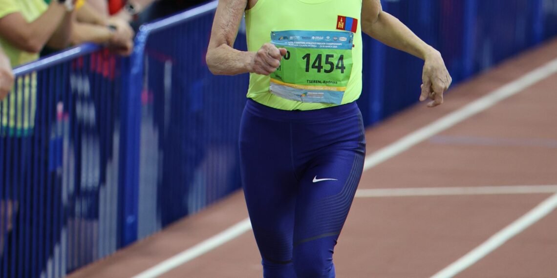 Radnaa Tseren, el sorprendente atleta de 92 años que se llevó el oro en los 100 metros del Mundial máster