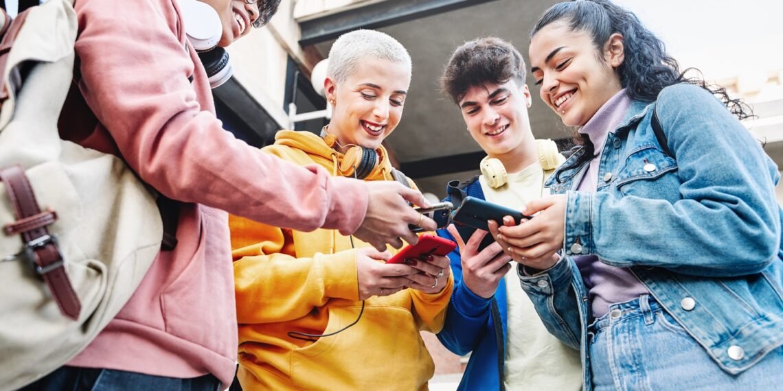 Educación financiera: crece el interés de los jóvenes por invertir, pero persisten las dificultades para manejar el crédito