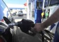 El Gobierno vuelve a postergar el aumento de los combustibles y busca evitar una presión extra sobre la inflación