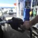 El Gobierno vuelve a postergar el aumento de los combustibles y busca evitar una presión extra sobre la inflación