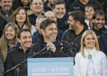 Encuesta en PBA: crece el reclamo de un cambio y casi 6 de cada 10 no confía plenamente en ningún dirigente