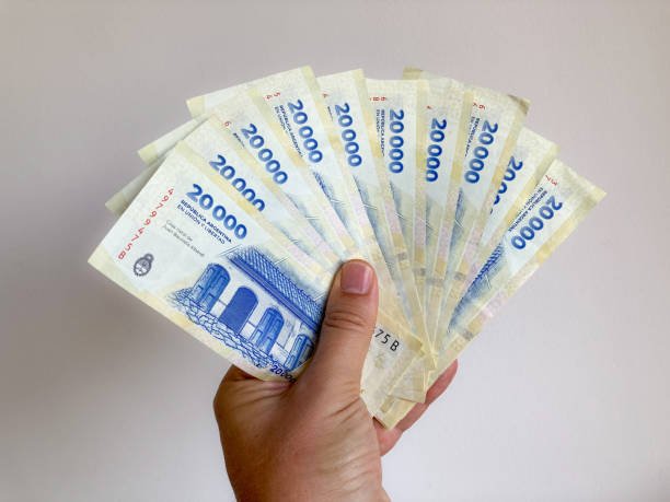 La base monetaria repuntó en agosto, pero la demanda de pesos todavía no se recupera