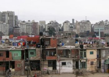 Casi 4 de cada 10 hogares argentinos tienen déficit habitacional: cuáles son las principales carencias