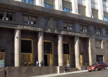 Economía disolvió una comisión de Energía que intervenía en la redeterminación de precios de obras públicas