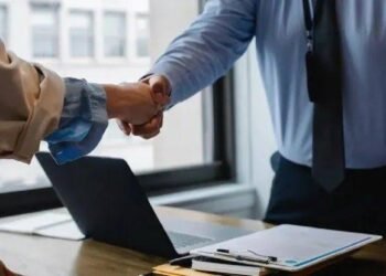 Banco de horas: cómo funciona el nuevo esquema y qué empresas ya lo aplican