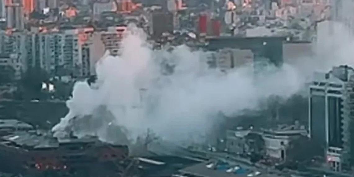 Incendio en un restaurante de Puerto Madero: evacuación y asistencia médica para dos personas