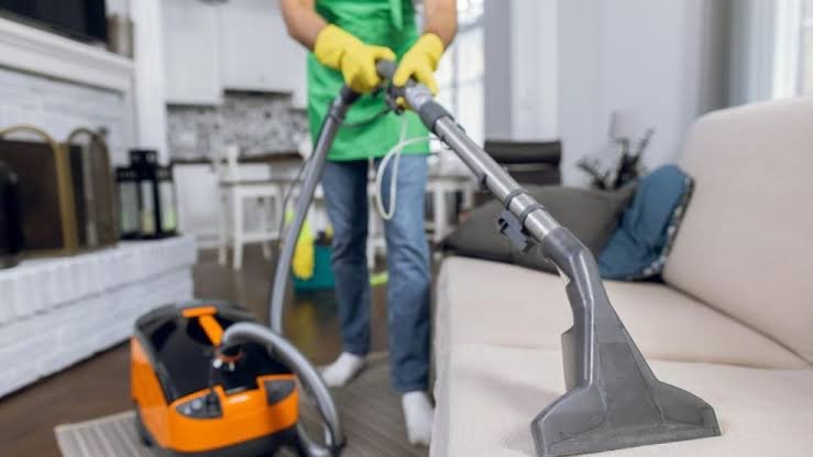 Empleadas de casas particulares: cómo quedan los salarios con el nuevo aumento