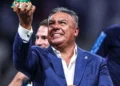 El canto de los hinchas de River contra el presidente de la AFA se repite incesantemente