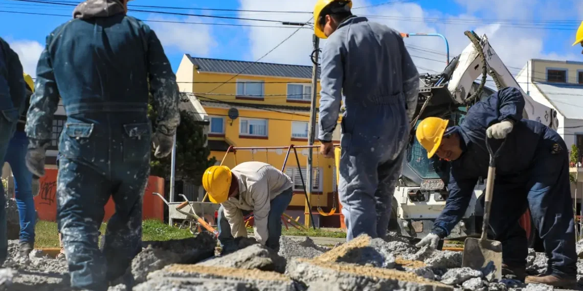 Octubre llega con aumentos y bonos para trabajadores de distintos sectores