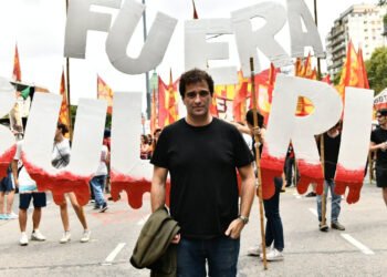 Denunciaron penalmente a Milei y Caputo por el incumplimiento de la Ley de Financiamiento Universitario