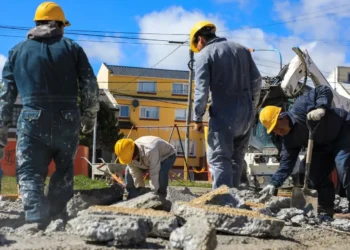 Octubre llega con aumentos y bonos para trabajadores de distintos sectores